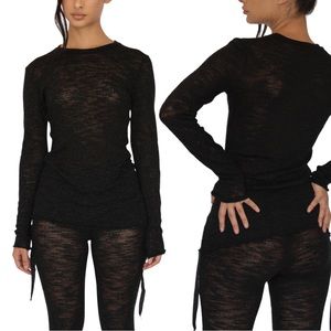 Ale B Mendoza (Mdza.Official) Set in Black